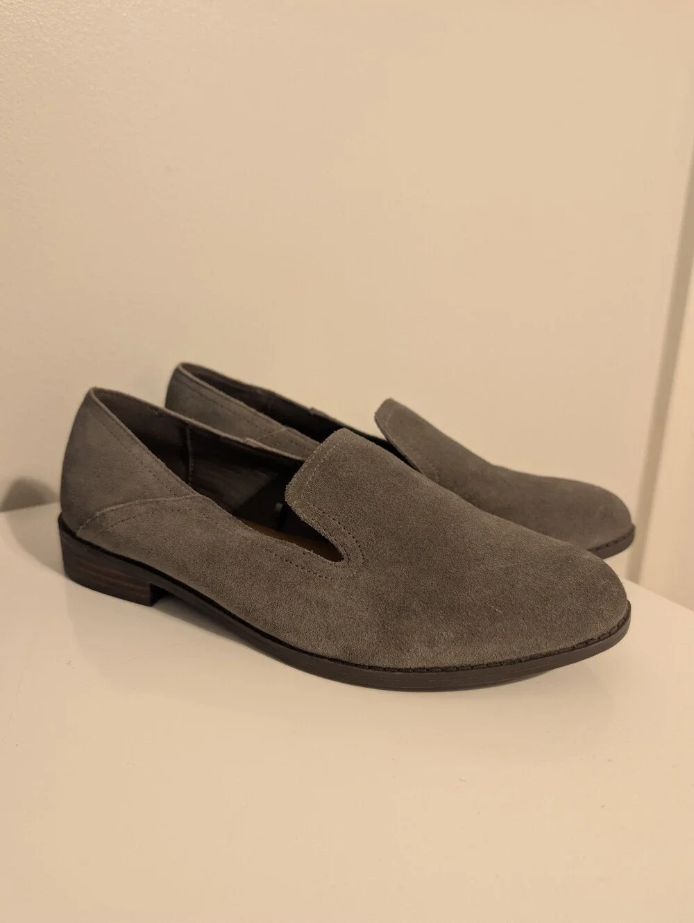 Lucky Brand Gray Suede Leather Loafers Women’s Size 6.5 Slip On Flats